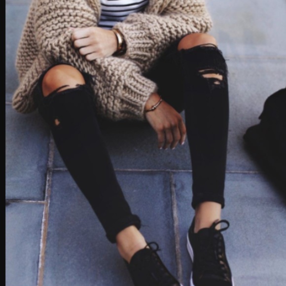 💕HP 💕DEVAN Black Distressed Skinny Jeans - Picture 3 of 6